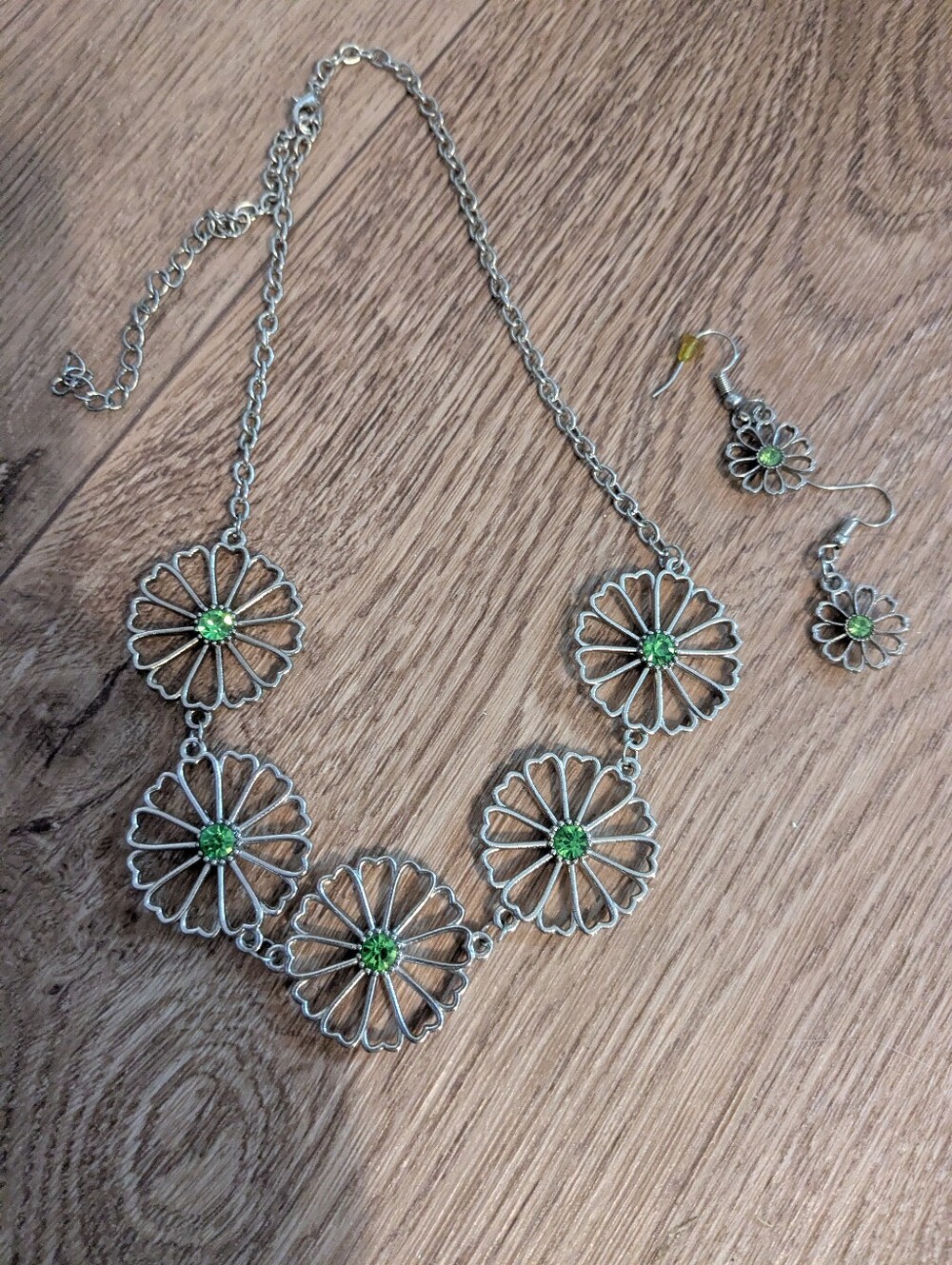 Daffodil Gardens Silver Floral Necklace and Earrings Set with Green Accents